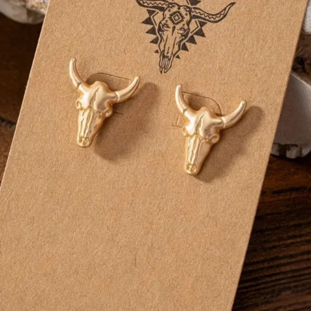 Gold Glated Elegant Cowgirl-Inspired Long Horn Stud Earrings for Women - NEW